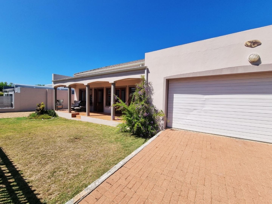3 Bedroom Property for Sale in Sandbaai Western Cape